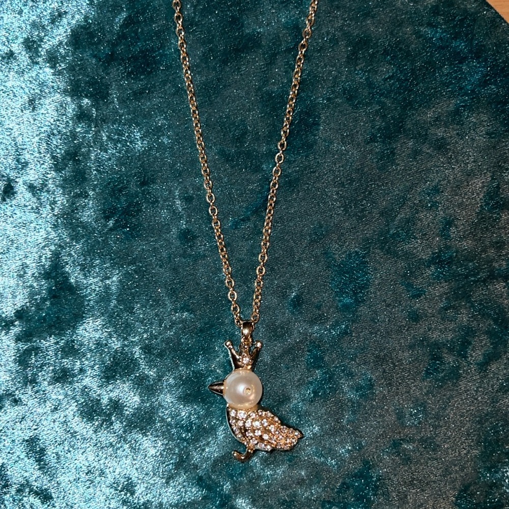 Liz Claiborne Beautiful Bird w/ Crown Necklace 18” Pearl Head & Gem Stone Body